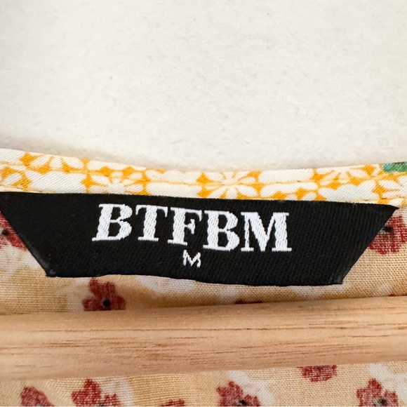 Floral Print Bohemian V Neck Dress Size Medium - Picture 5 of 6